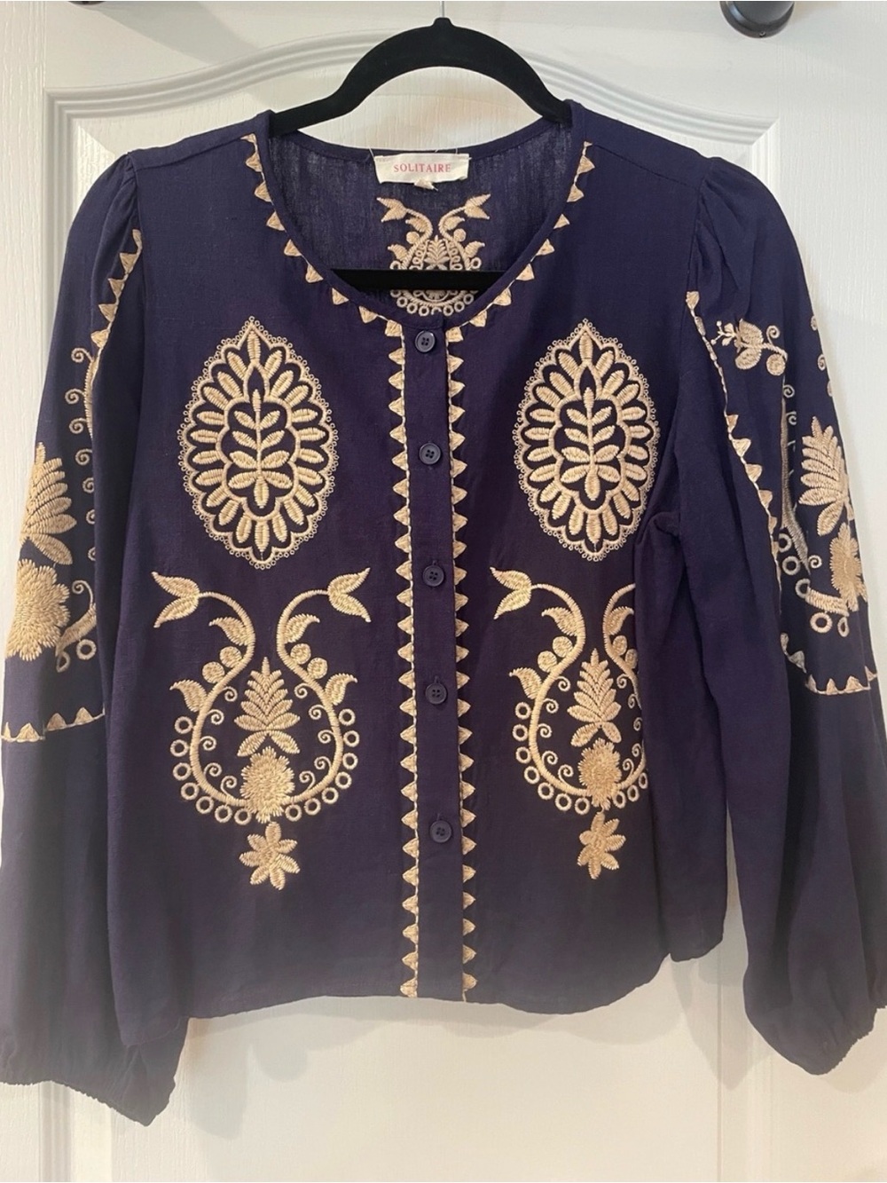 Beautiful Solitaire Blouse Top Size Medium. Rayon/Linen Blend . Good condition